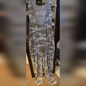 Aerie Womens XXL Camoflauge Jumpsuit, Good Condition
